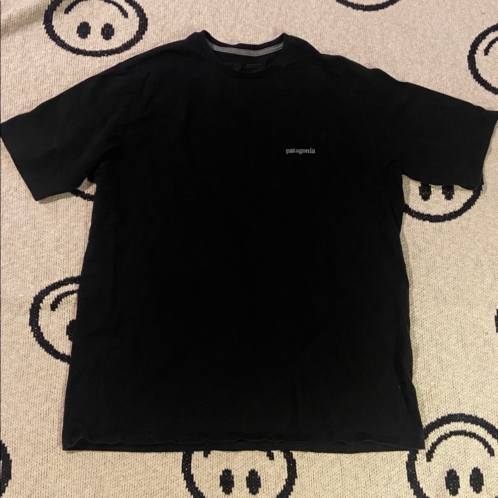 Patagonia Men's T-shirt Large Black Logo Ridge Pocket Responsibili-Tee Outdoors